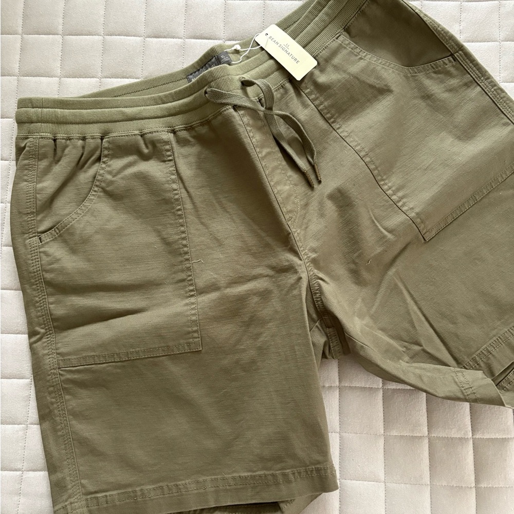 LL Bean Signature - Men's Olive Green Shorts